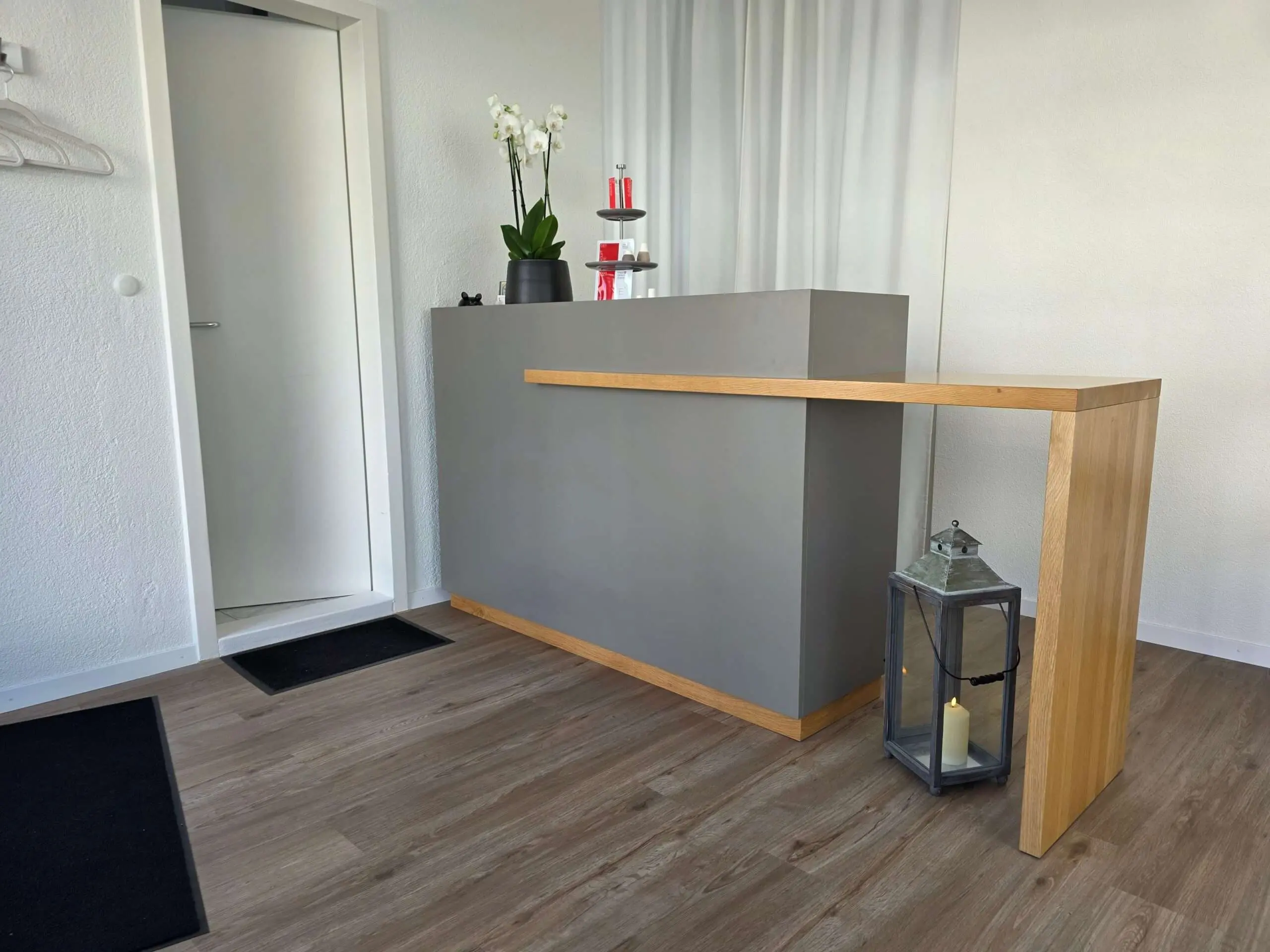Beratungstheke und Empfang bei Kosmetik Mitual
